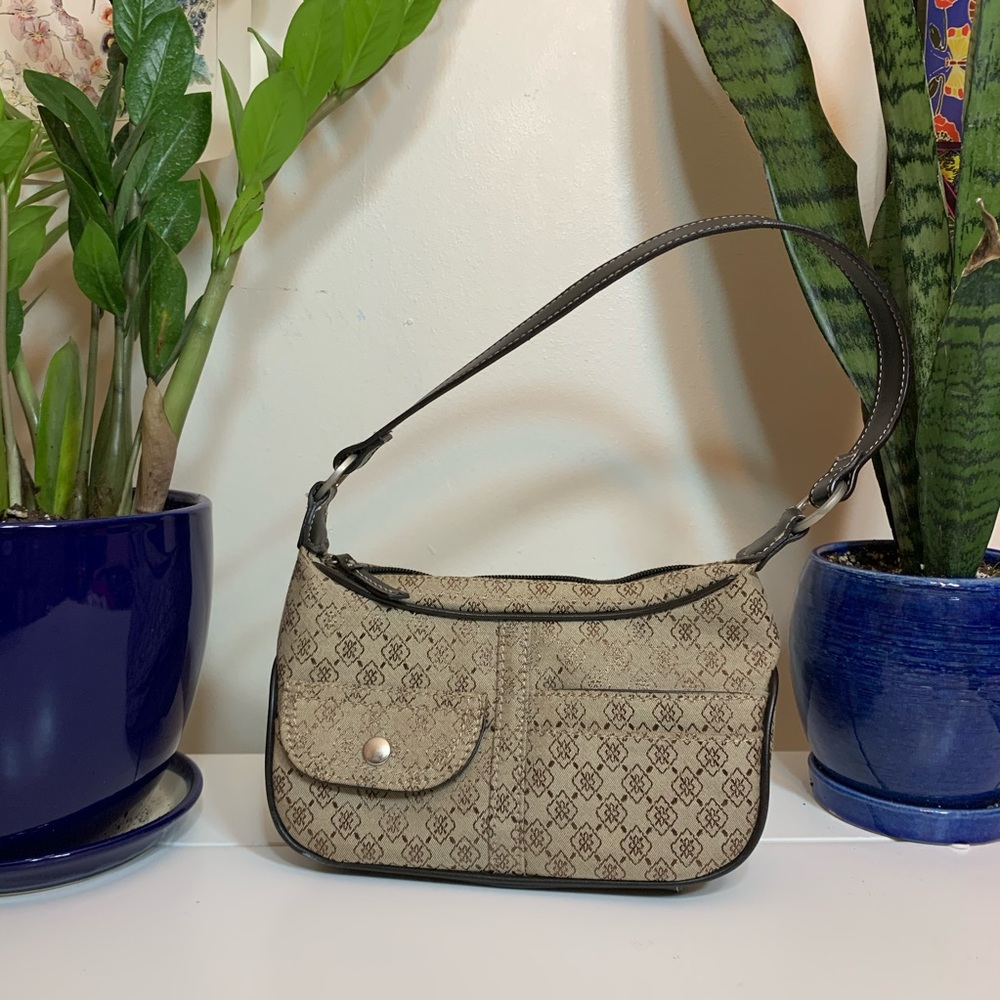 SOLD ON DEPOP Liz Claiborne mini handbag purse